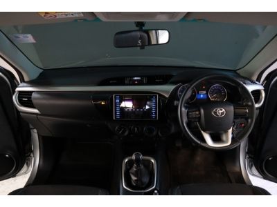 Toyota Revo 2.4 E ปี 2017 สีบรอนซ์เงิน เกียร์ธรรมดา รูปที่ 5